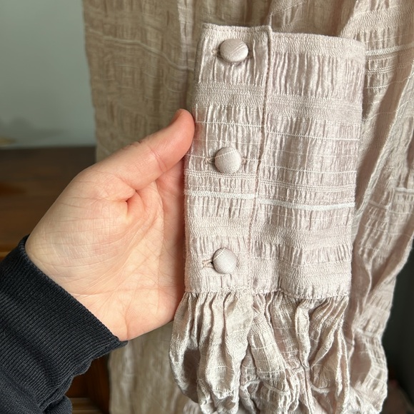 Women’s GUESS Blouse - Picture 3 of 3